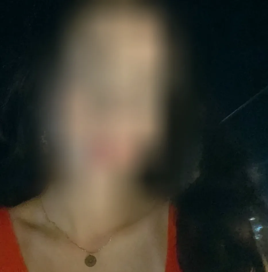 Alice, 23