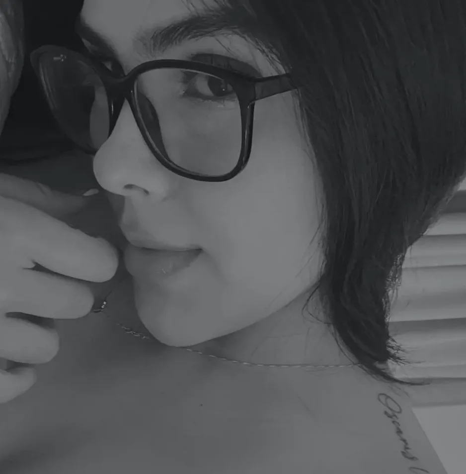 Angelica, 23