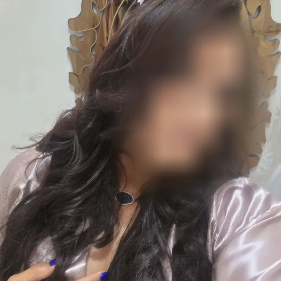 Caroline, 36