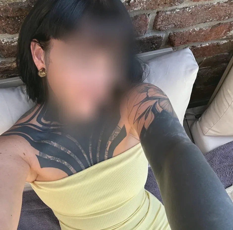 Elvira, 35
