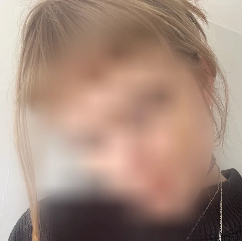 Karin, 19
