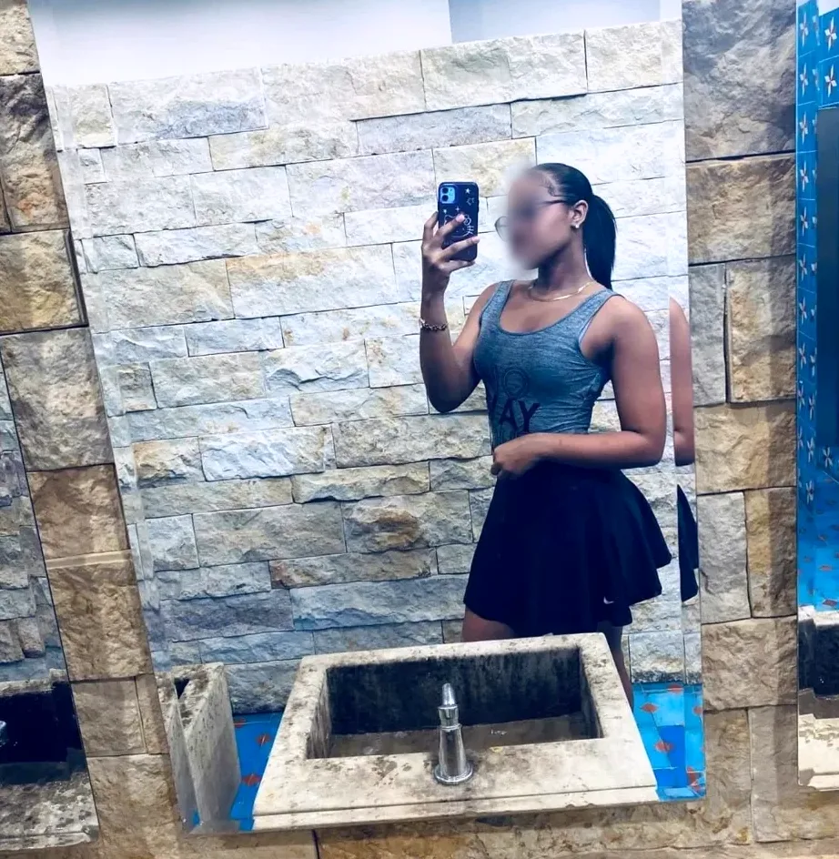 Rebecca, 20